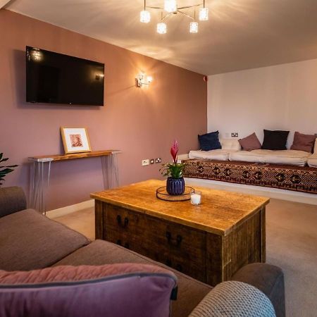 Lux Duplex Apartment 19Th Century Chapel Wakefield Centre エクステリア 写真