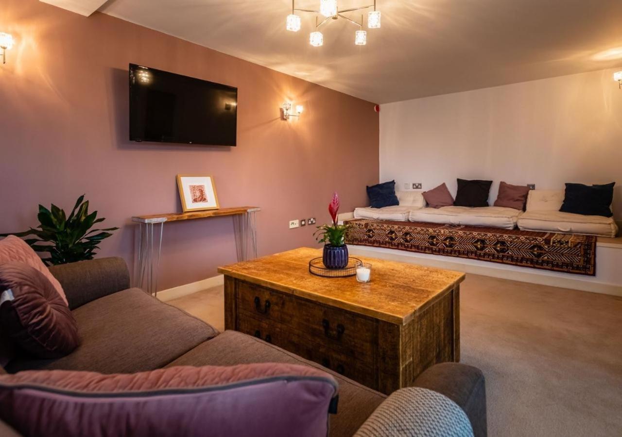 Lux Duplex Apartment 19Th Century Chapel Wakefield Centre エクステリア 写真