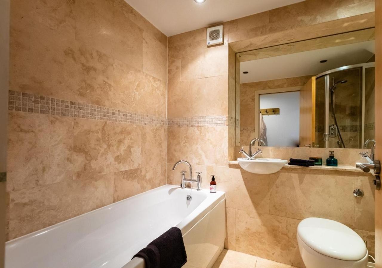 Lux Duplex Apartment 19Th Century Chapel Wakefield Centre エクステリア 写真
