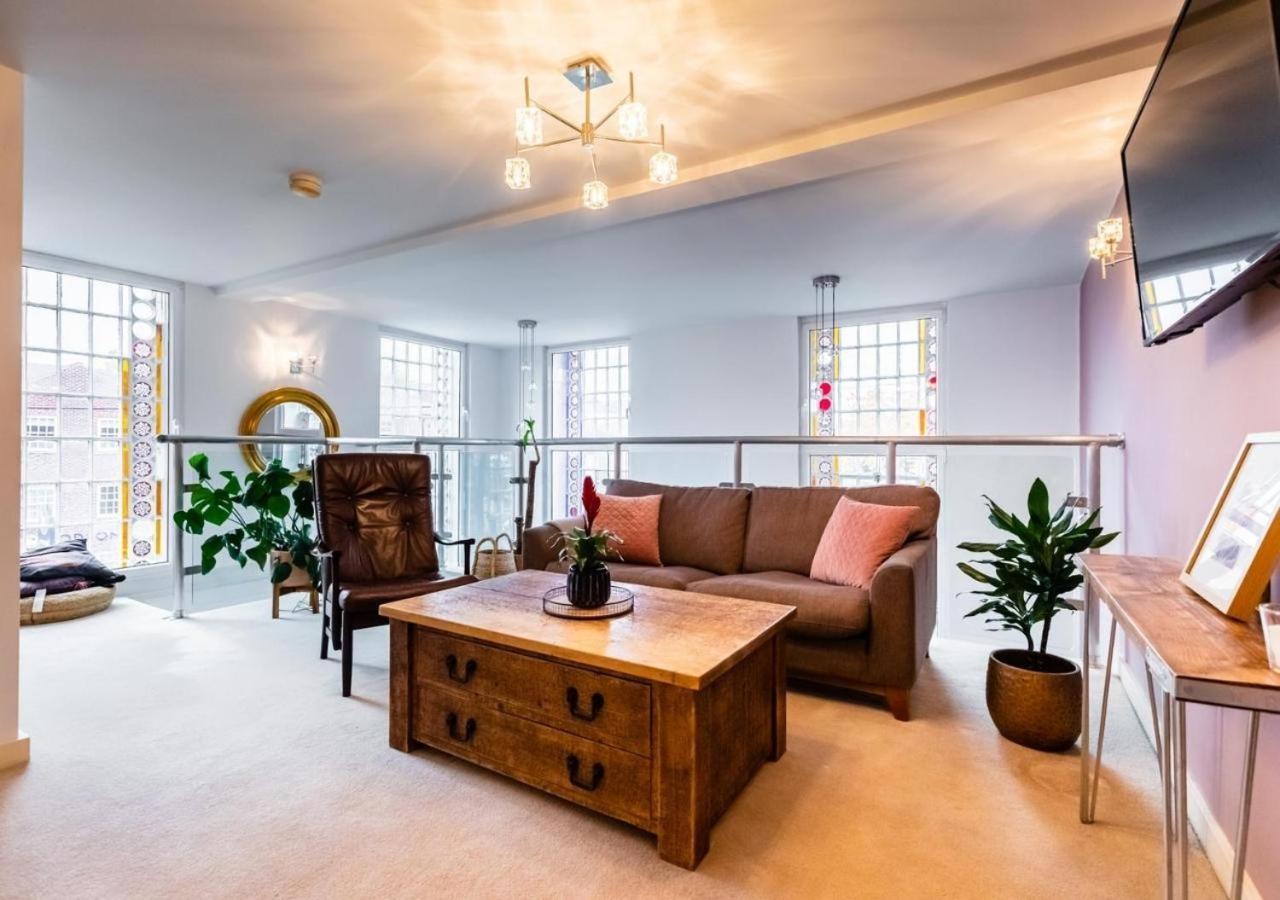 Lux Duplex Apartment 19Th Century Chapel Wakefield Centre エクステリア 写真